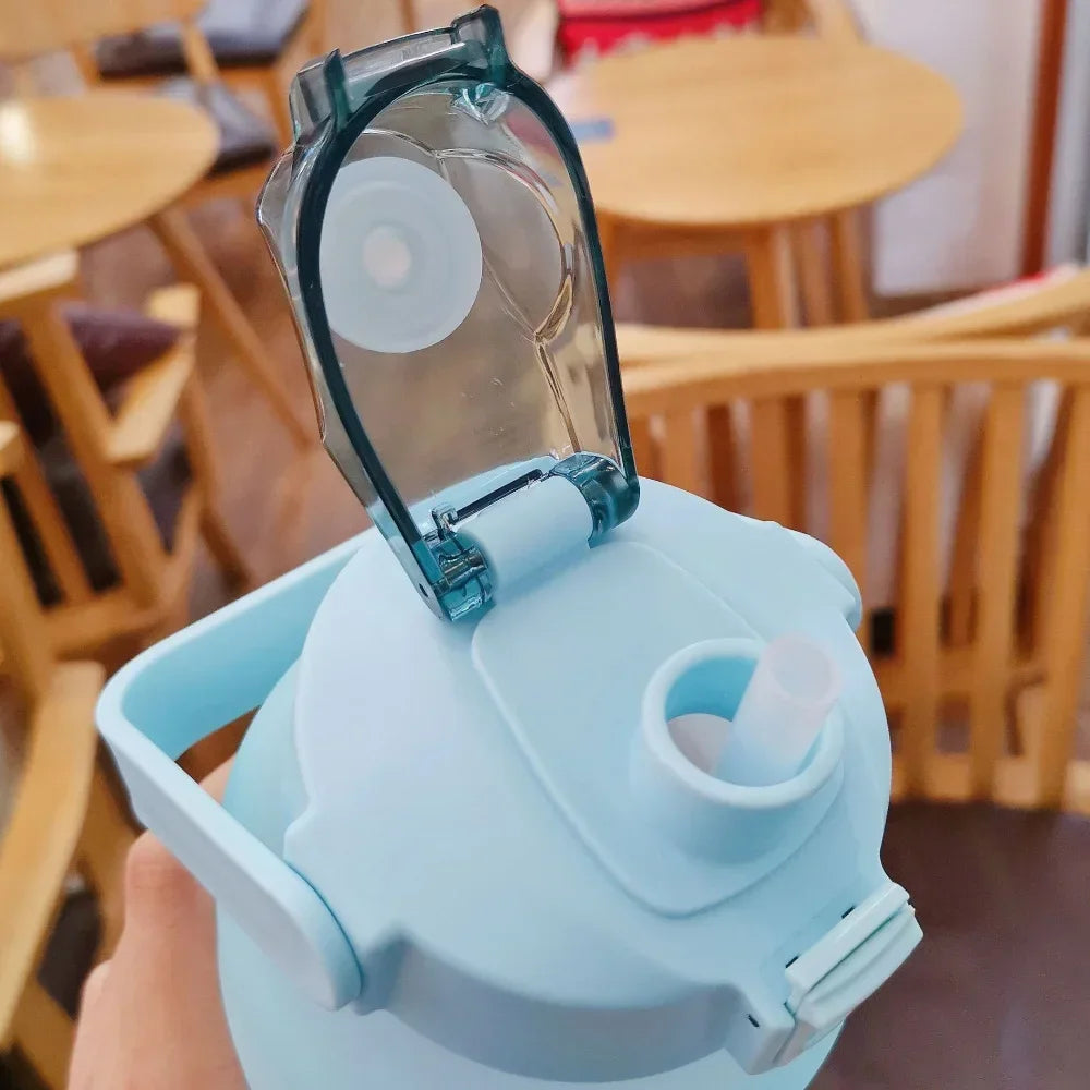 Large Capacity Water Cup Summer Sports 2000ml Graduated Straw Plastic Cup High Temperature Frothed Outdoor Sports Kettle